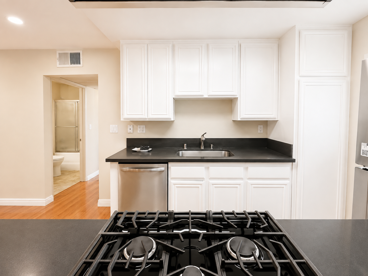 625 E Palm Ave #104 - Photo 7 of 17