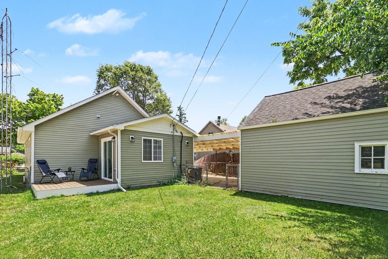 319 Dunham St #NA - Photo 3 of 12