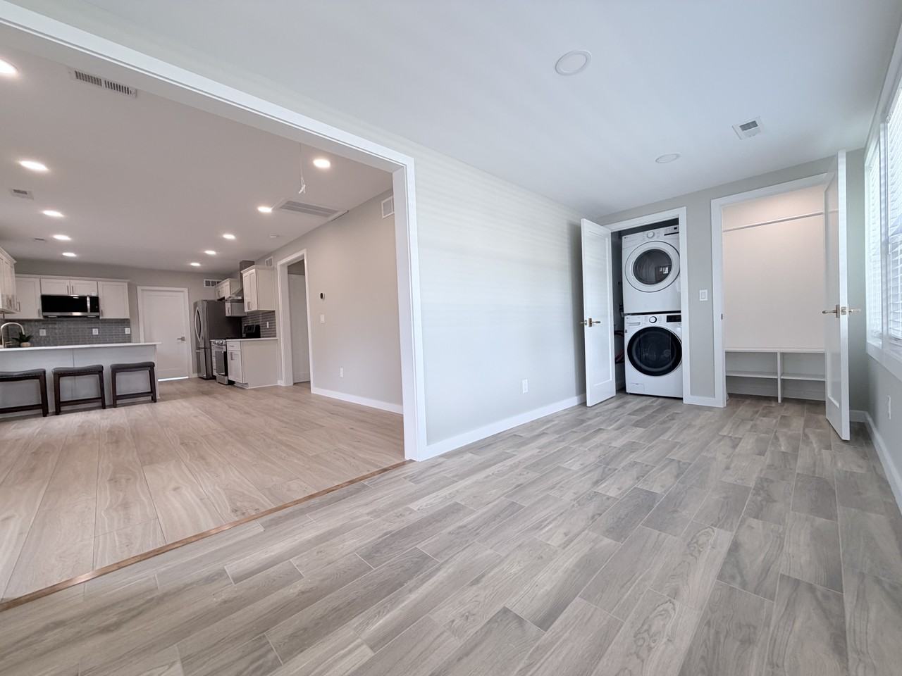 319 Dunham St #NA - Photo 7 of 12