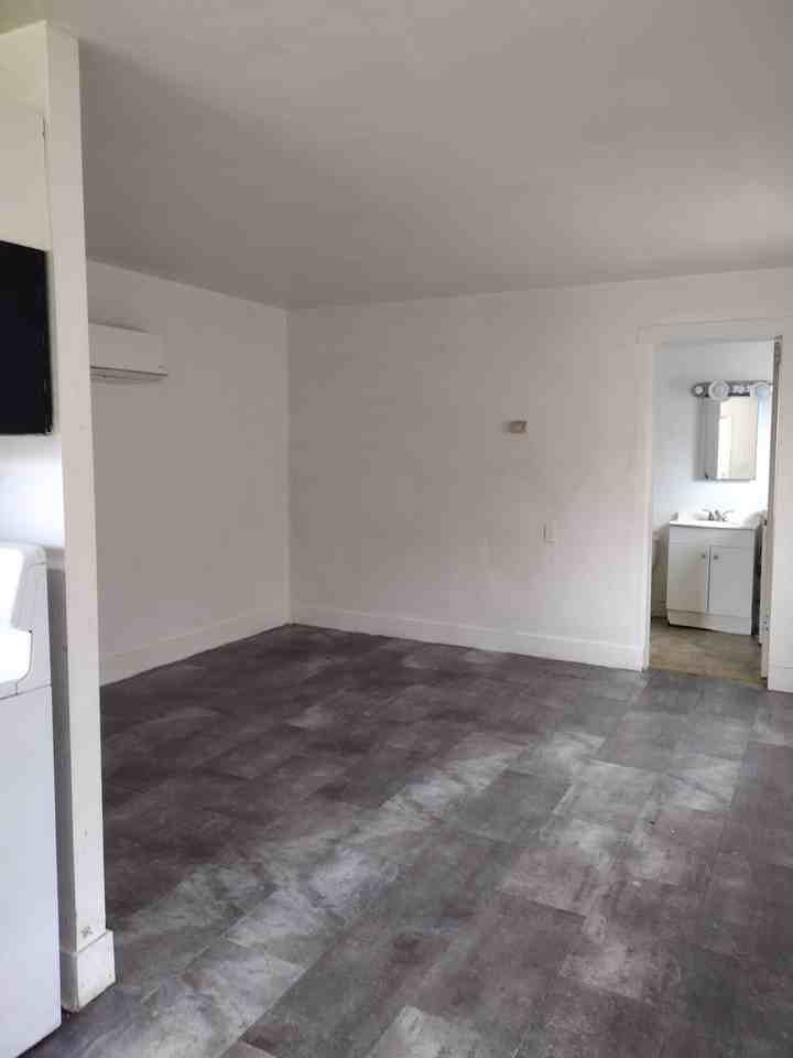 430 Harding Ave #10 - Photo 3 of 5