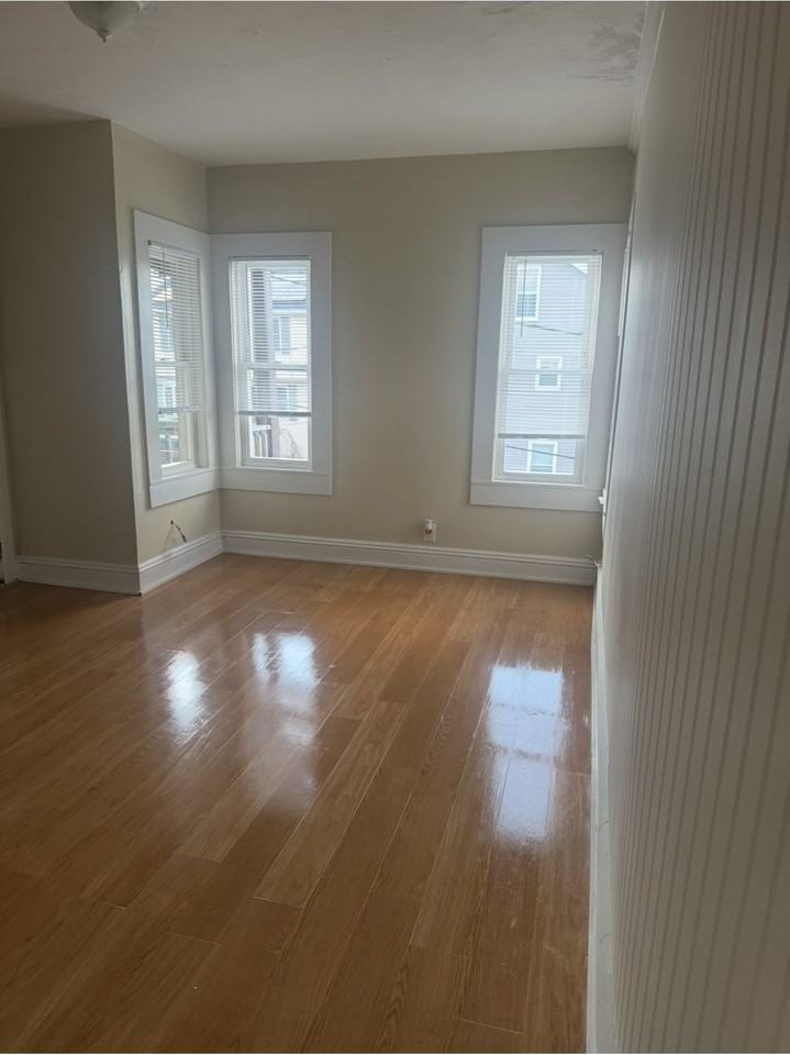 136 Lonsdale St #2W - Photo 6 of 7