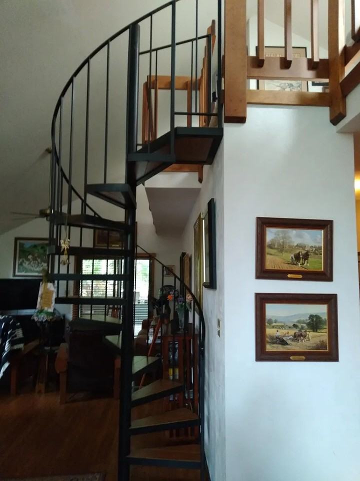 275 Bayridge Ct #NA - Photo 4 of 12