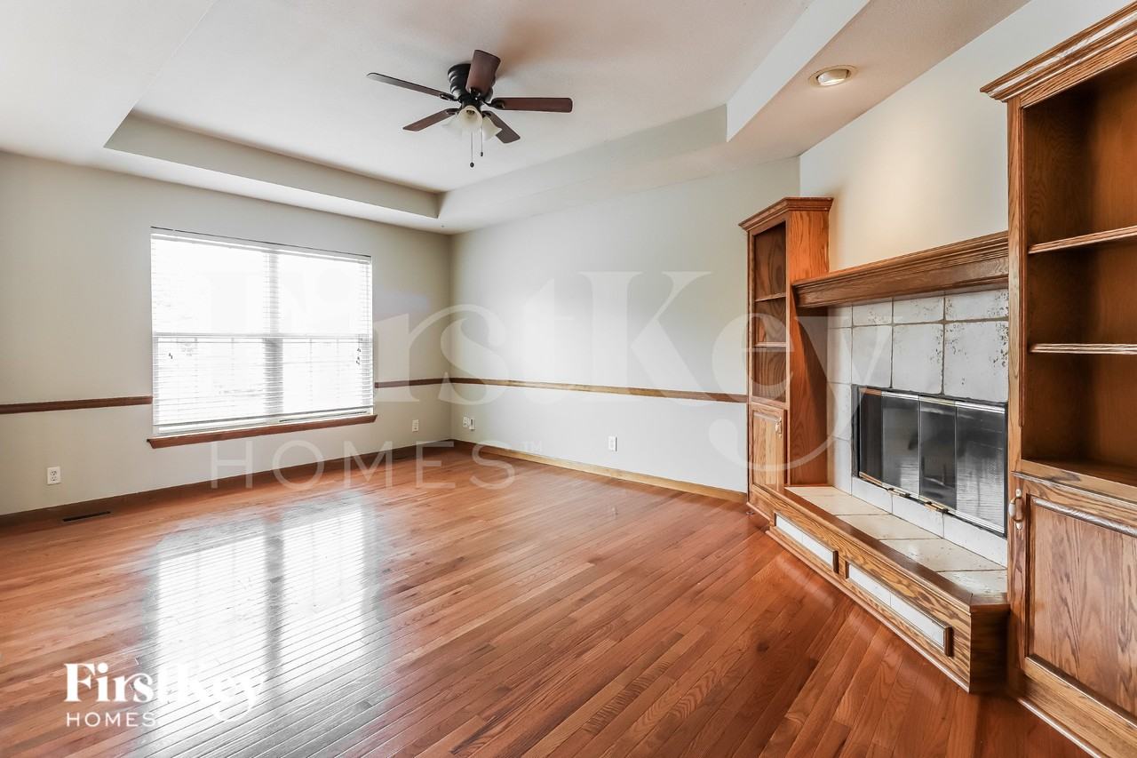 1709 Shelby Dr - Photo 4 of 16