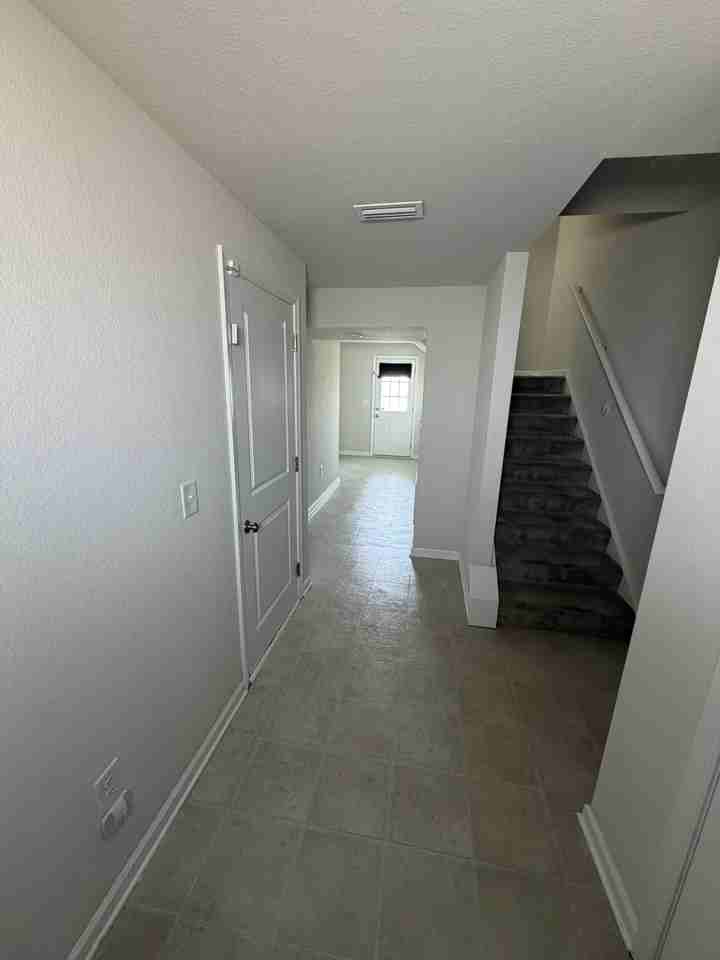 33 Cecelia Way - Photo 4 of 19