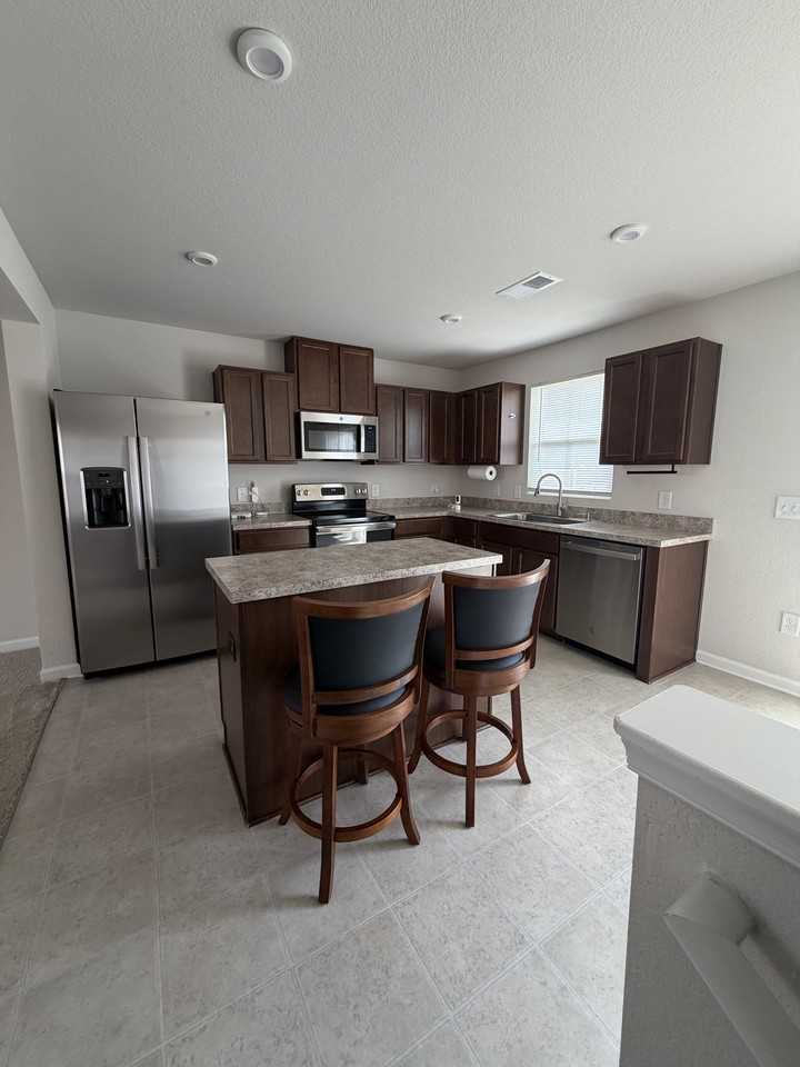 33 Cecelia Way - Photo 6 of 19