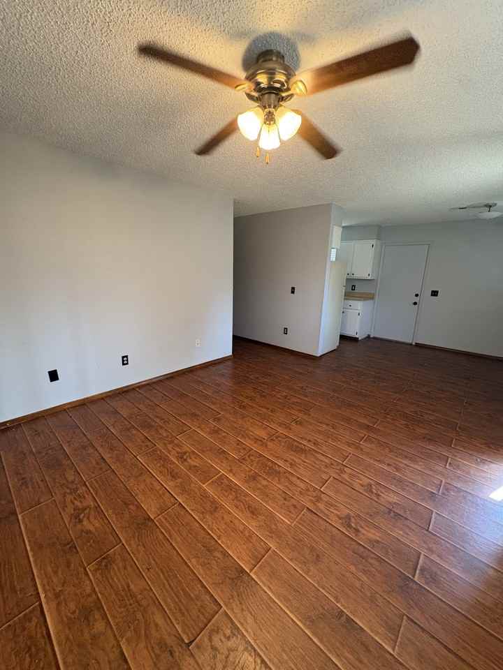 1330 E Moses St #NA - Photo 3 of 32