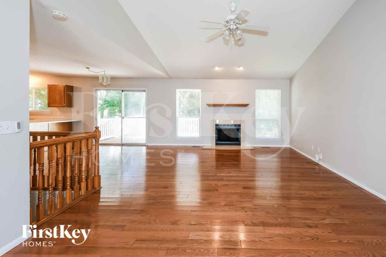 1099 Reddington Timbers Dr - Photo 3 of 16
