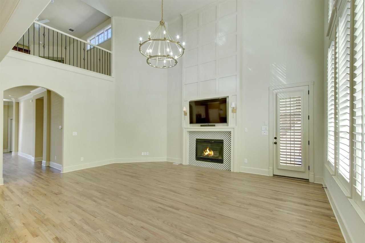 4804 Lofty Ln - Photo 5 of 22
