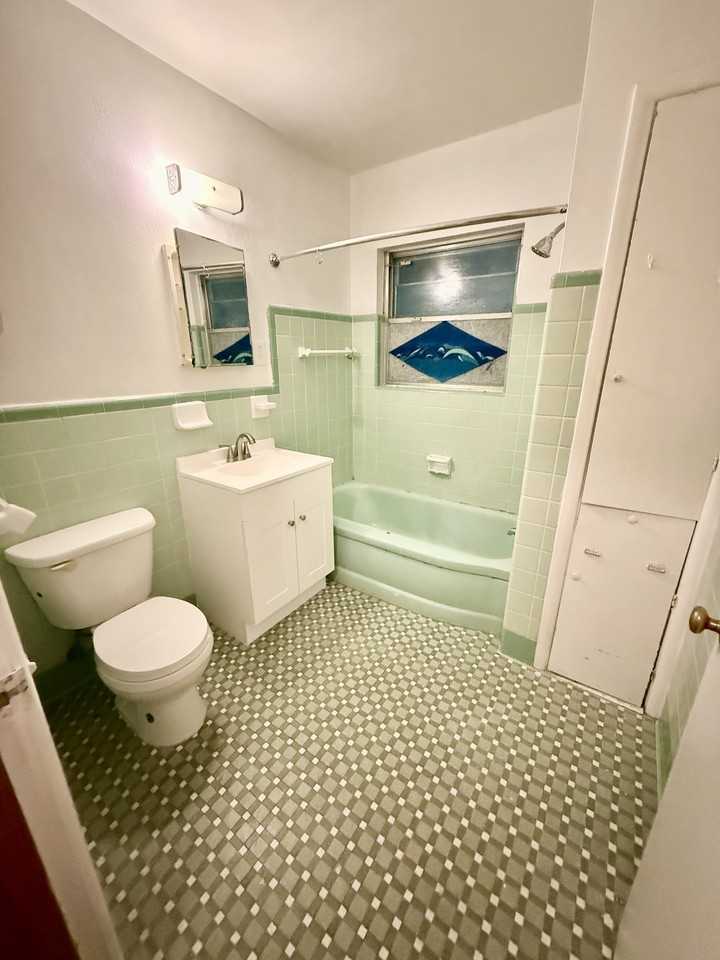 1816 Galloway Ave #1818 - Photo 2 of 4