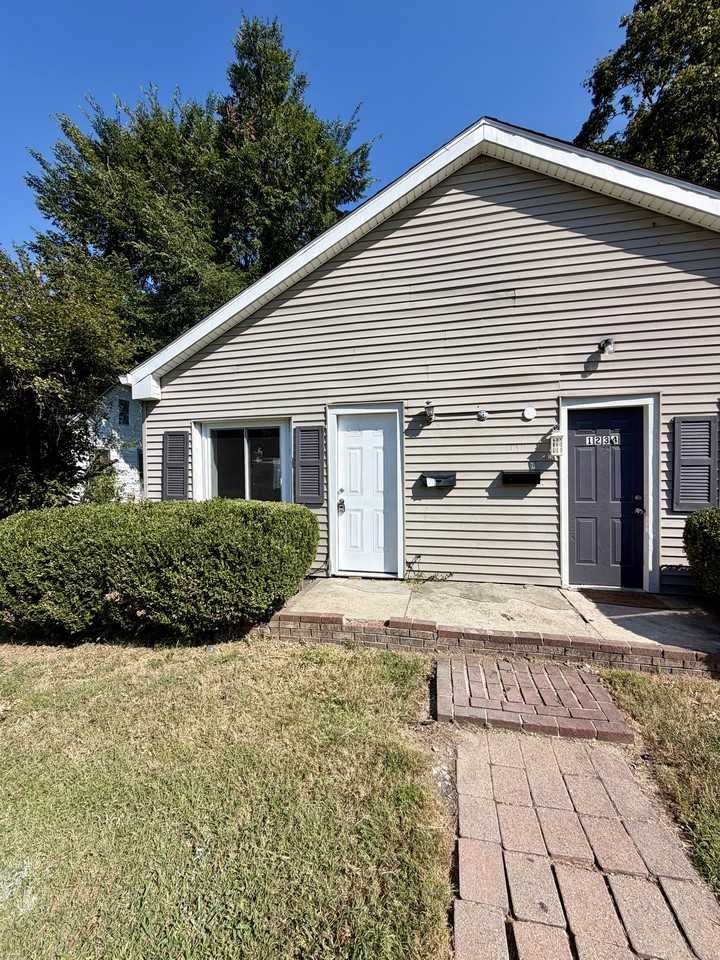 1232 E Sycamore St #1232 - Photo 2 of 9