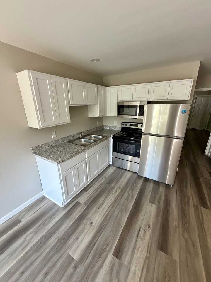 1232 E Sycamore St #1232 - Photo 4 of 9