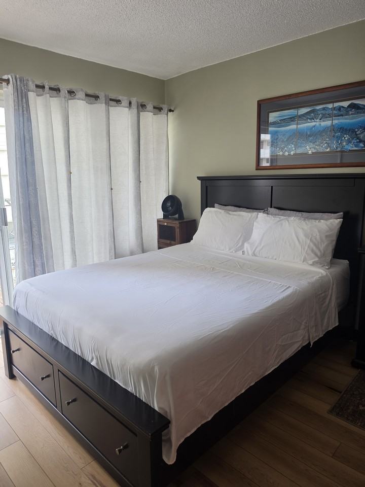 236 Liliuokalani Ave #403 - Photo 3 of 17