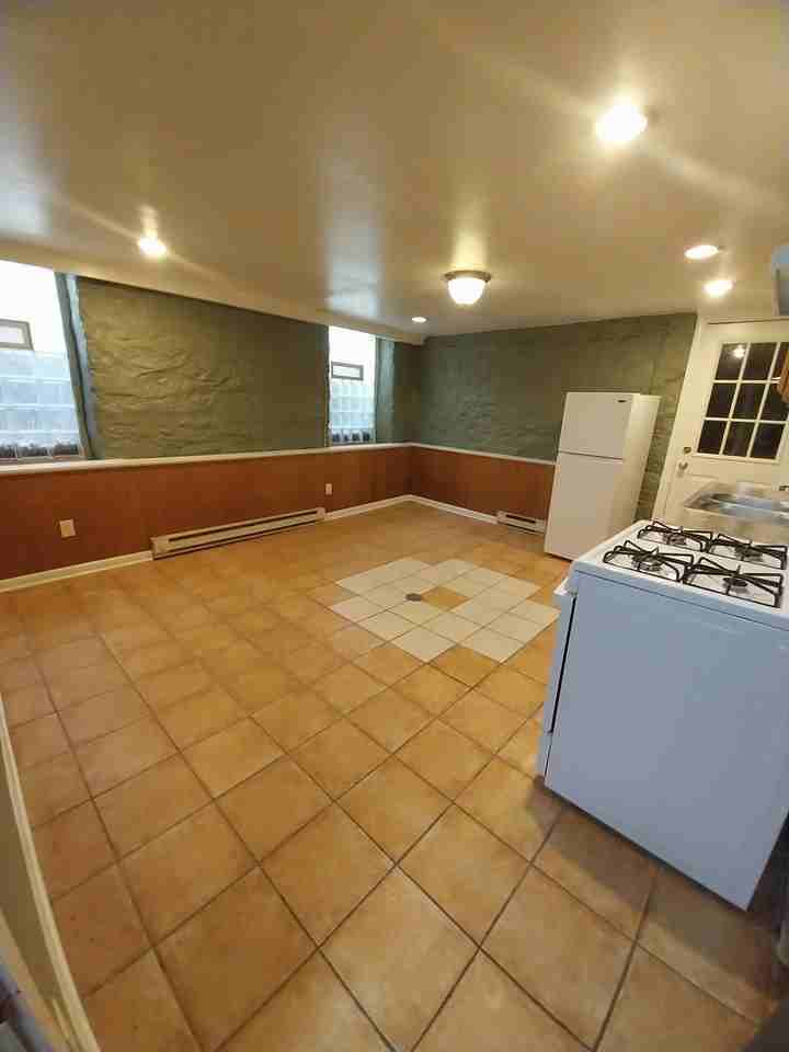 536 Howell Ave #2 - Photo 2 of 10