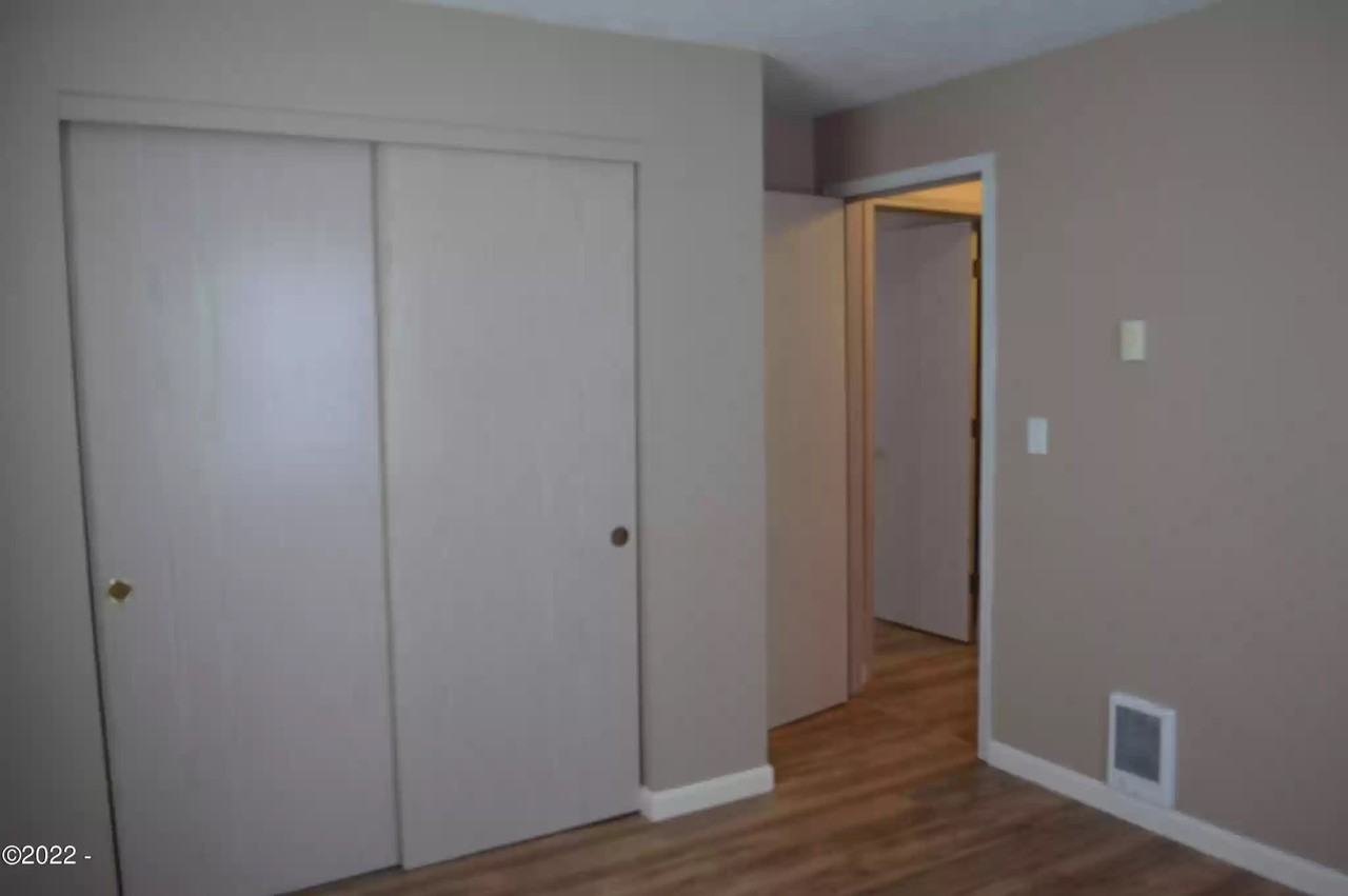907 Ne Grant St #NA - Photo 6 of 12