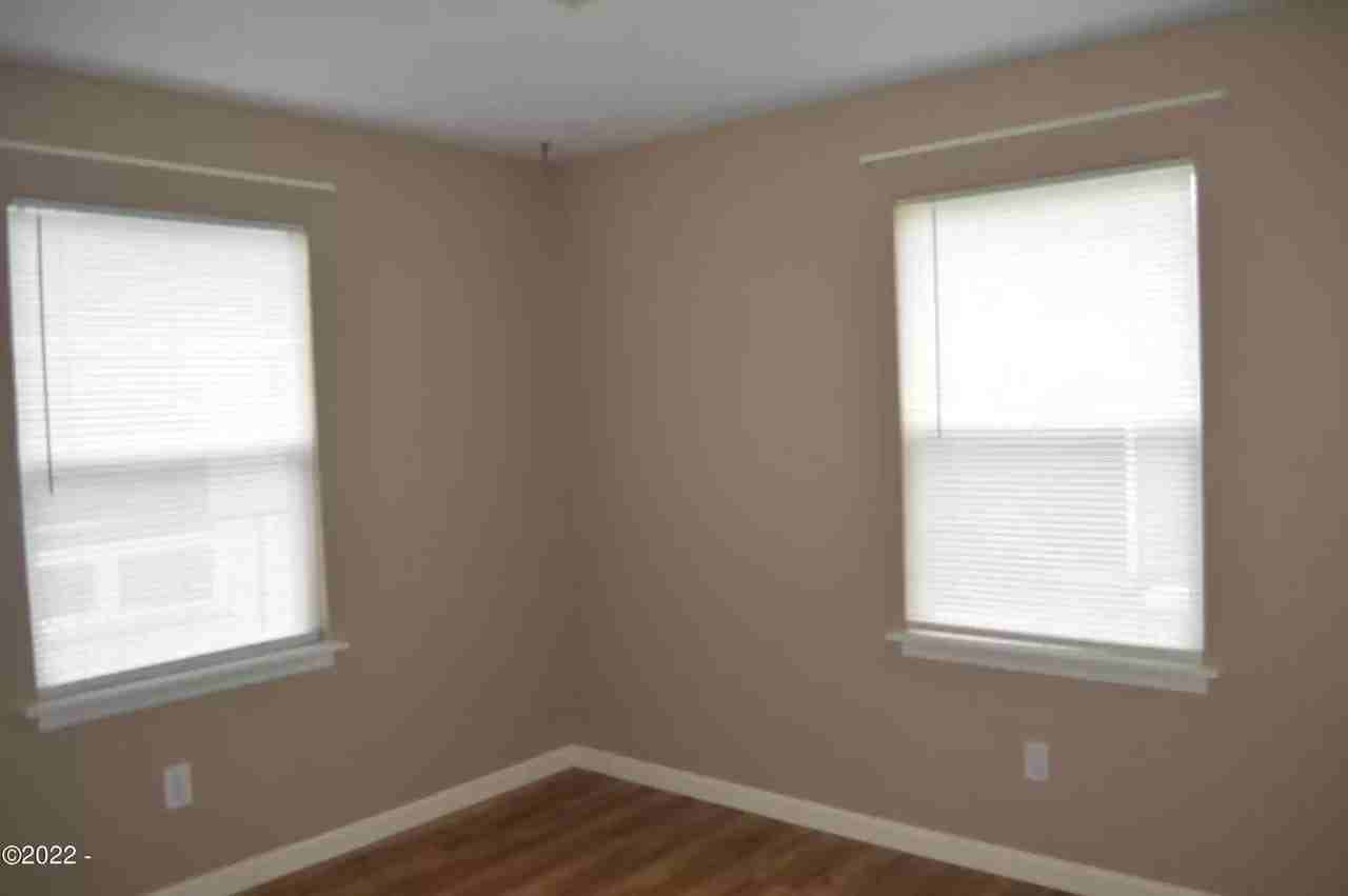 907 Ne Grant St #NA - Photo 7 of 12