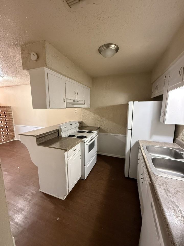 708 E Pecan St #710 - Photo 4 of 10