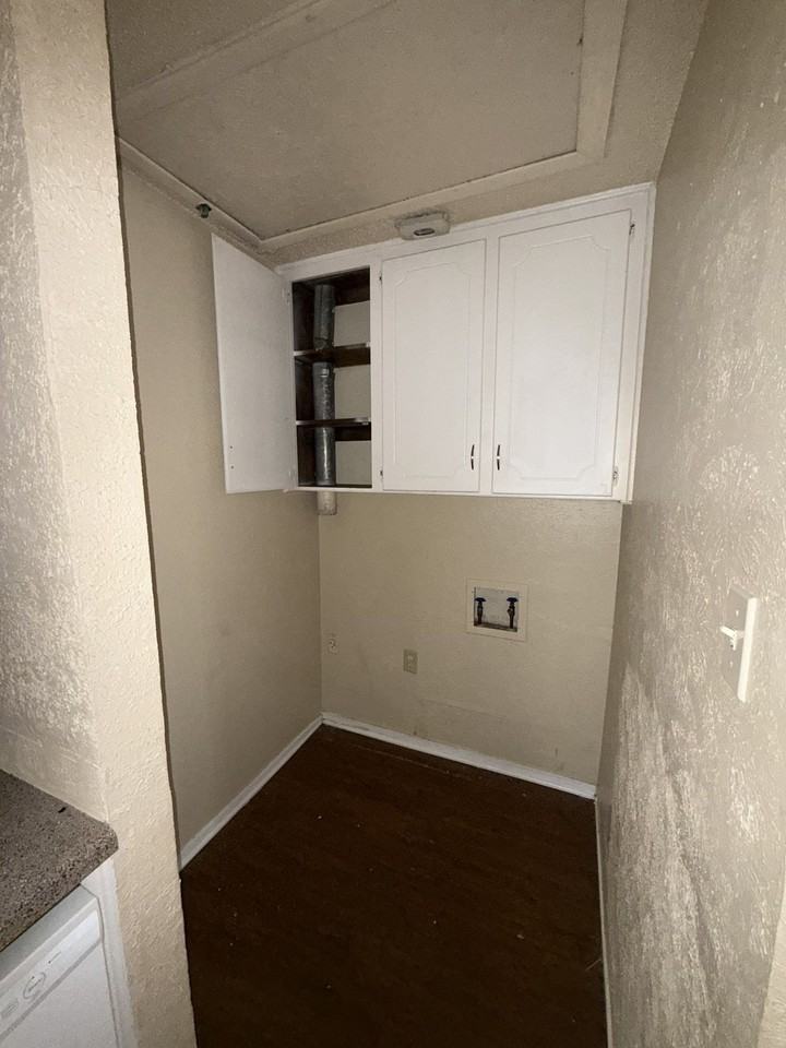 708 E Pecan St #710 - Photo 5 of 10
