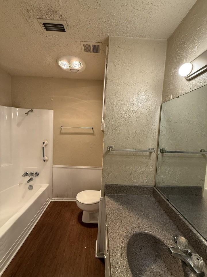 708 E Pecan St #710 - Photo 6 of 10