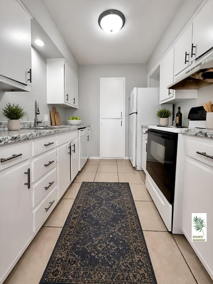 3811 Englewood Cir #3811 - Photo 3 of 24