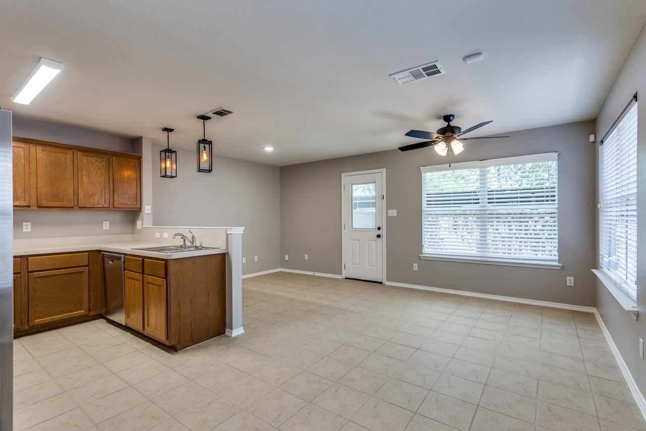 3129 Lubbock Ave #3129 - Photo 2 of 13