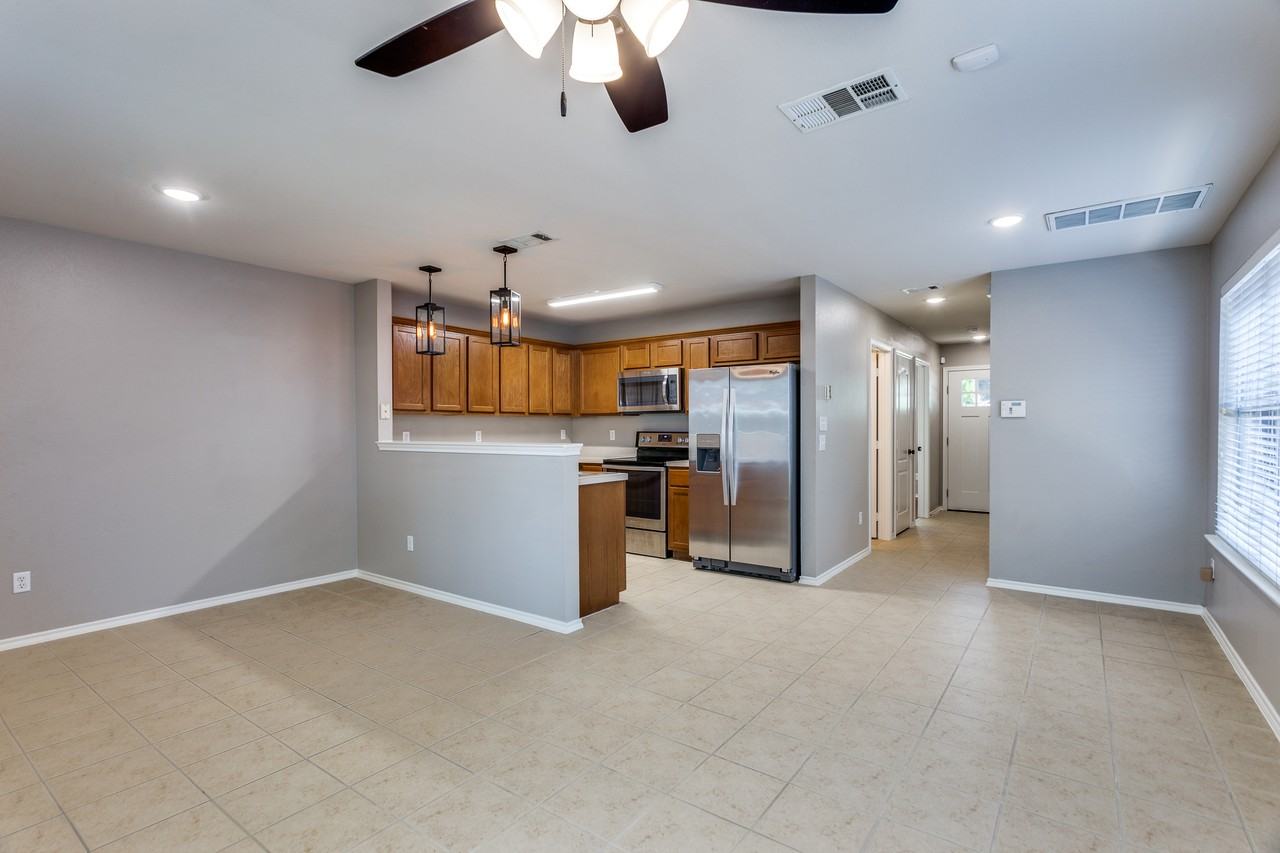 3129 Lubbock Ave #3129 - Photo 3 of 13