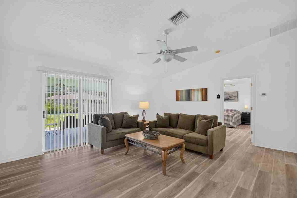 3221 Westminster Ave Se - Photo 5 of 23