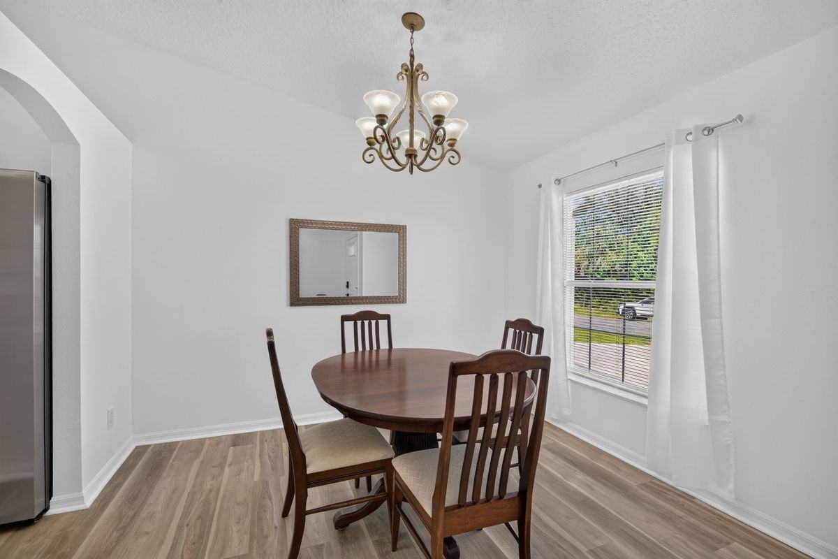3221 Westminster Ave Se - Photo 6 of 23