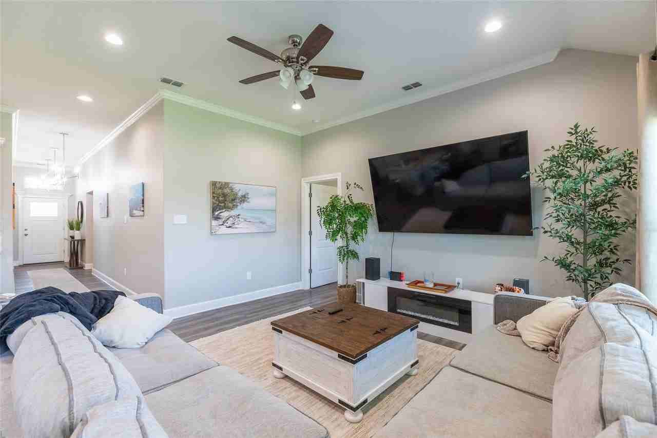 328 Evening Shade Ln - Photo 3 of 34