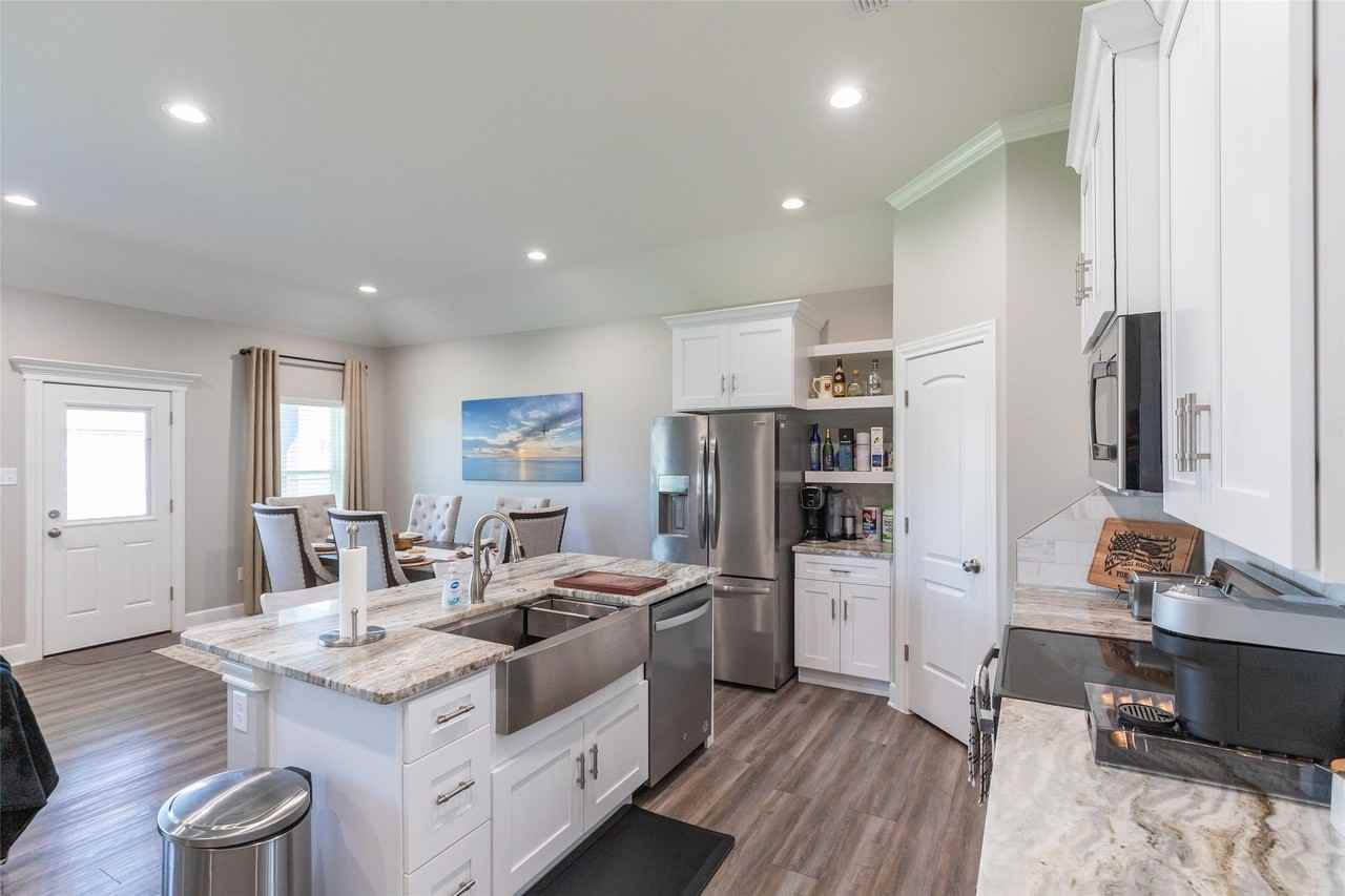 328 Evening Shade Ln - Photo 5 of 34