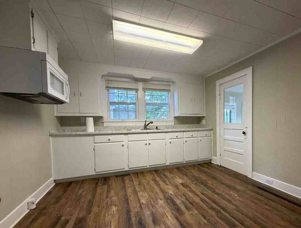 215 S Washington St - Photo 7 of 13
