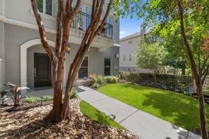 featured image of 215 E Mulberry Ave