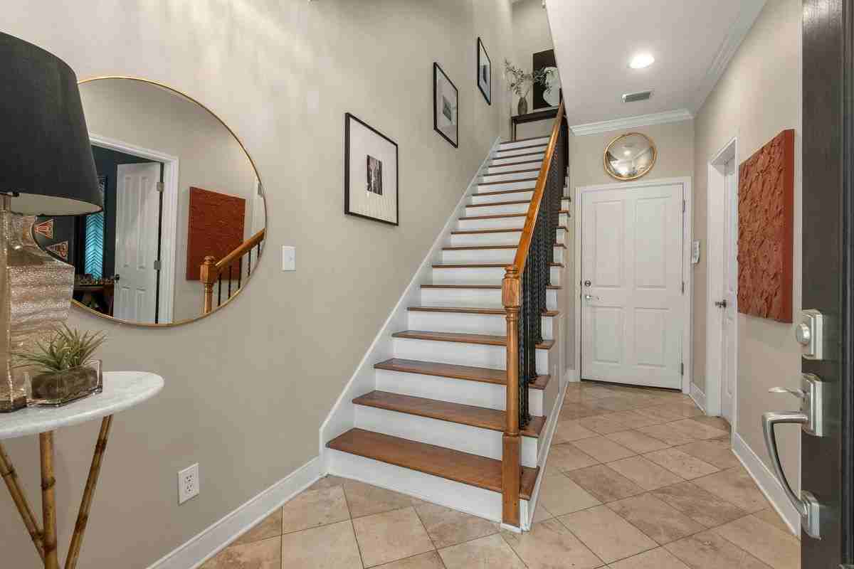 215 E Mulberry Ave - Photo 5 of 14