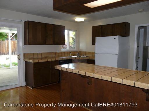 1539 Princeton Dr - Photo 3 of 11