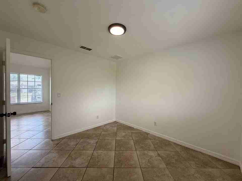 4647 28th St Sw - Photo 2 of 16