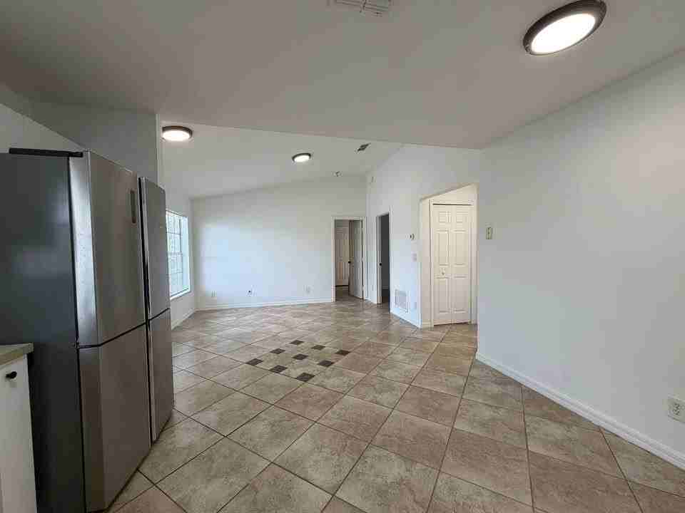 4647 28th St Sw - Photo 4 of 16