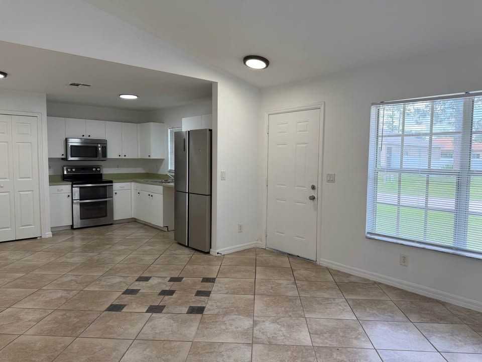 4647 28th St Sw - Photo 6 of 16