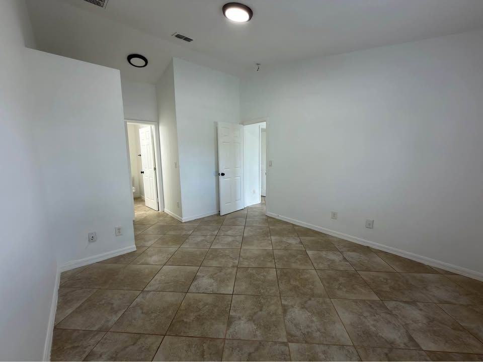 4647 28th St Sw - Photo 7 of 16