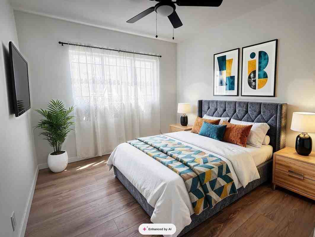 1542 W 60th St ##1 - Photo 3 of 21