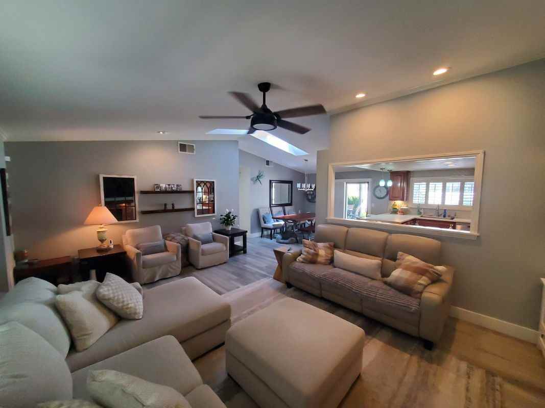 28498 Sycamore Dr - Photo 2 of 4