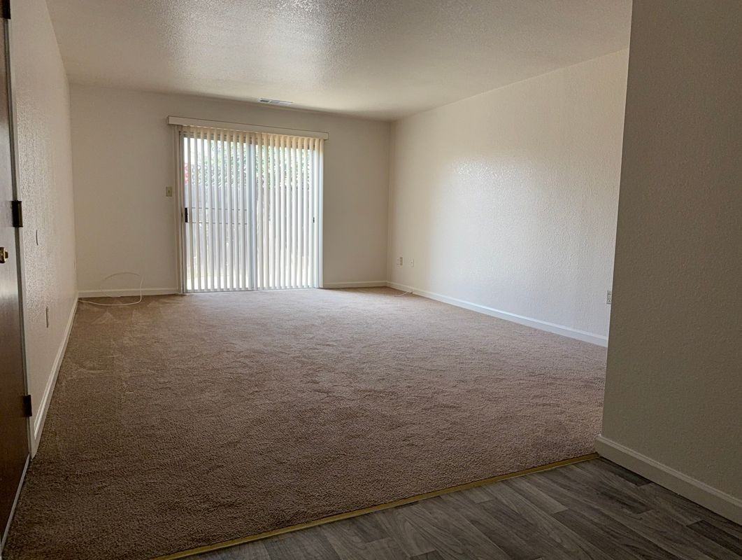 125 N Walnut Ave - Photo 2 of 6
