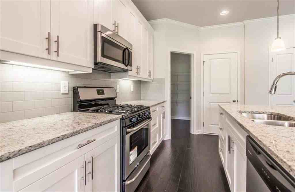 5520 Bright Cross Way - Photo 5 of 16