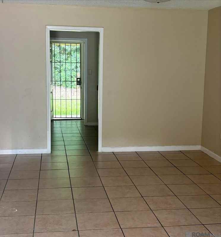 9751 El Scott Ave - Photo 2 of 8
