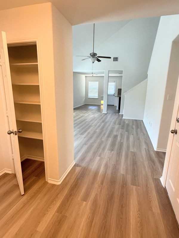 236 Falcon Ln - Photo 3 of 30