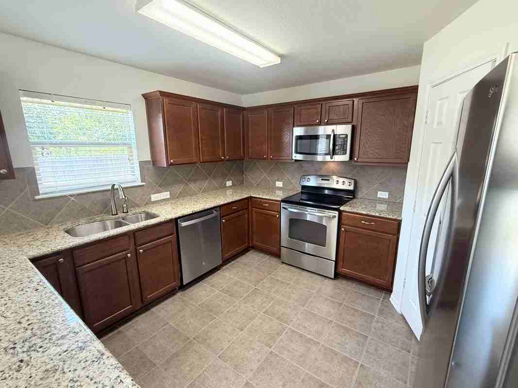 236 Falcon Ln - Photo 5 of 30