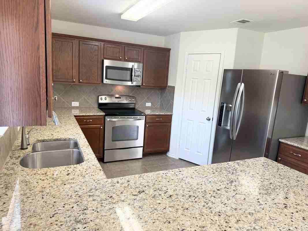 236 Falcon Ln - Photo 6 of 30