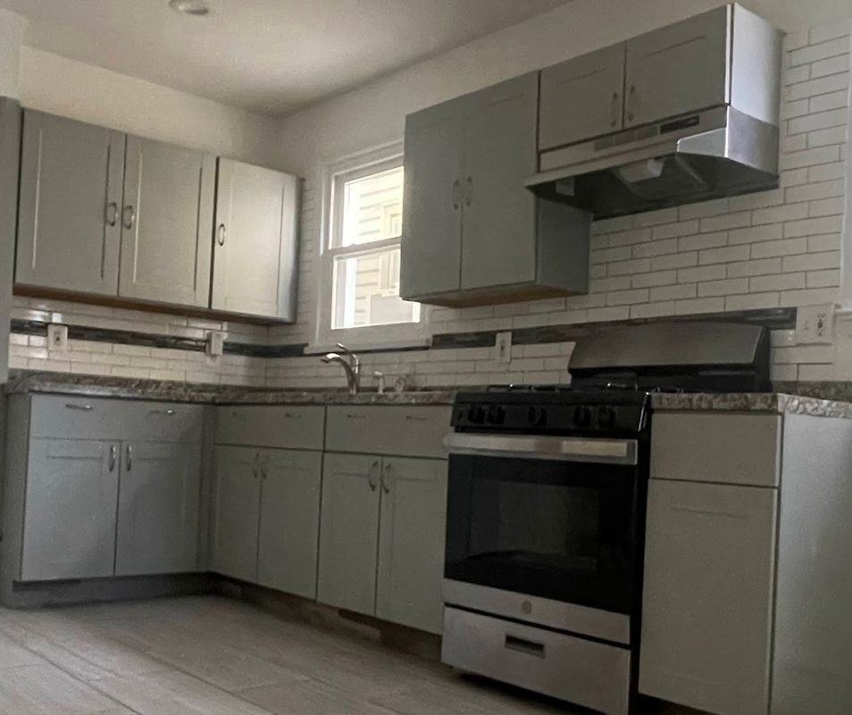 11 Chestnut St ##1 - Photo 2 of 15