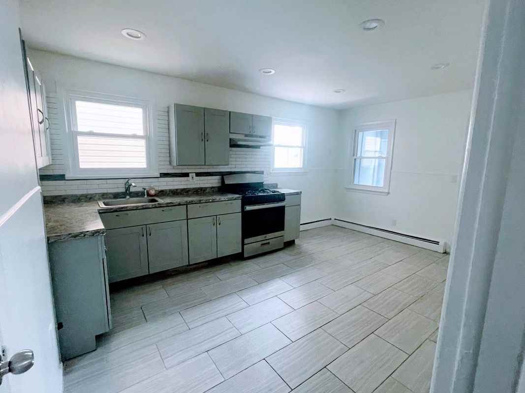 11 Chestnut St ##1 - Photo 5 of 15