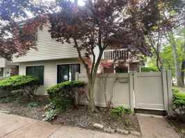 featured image of 200 Springmeadow Dr ##M