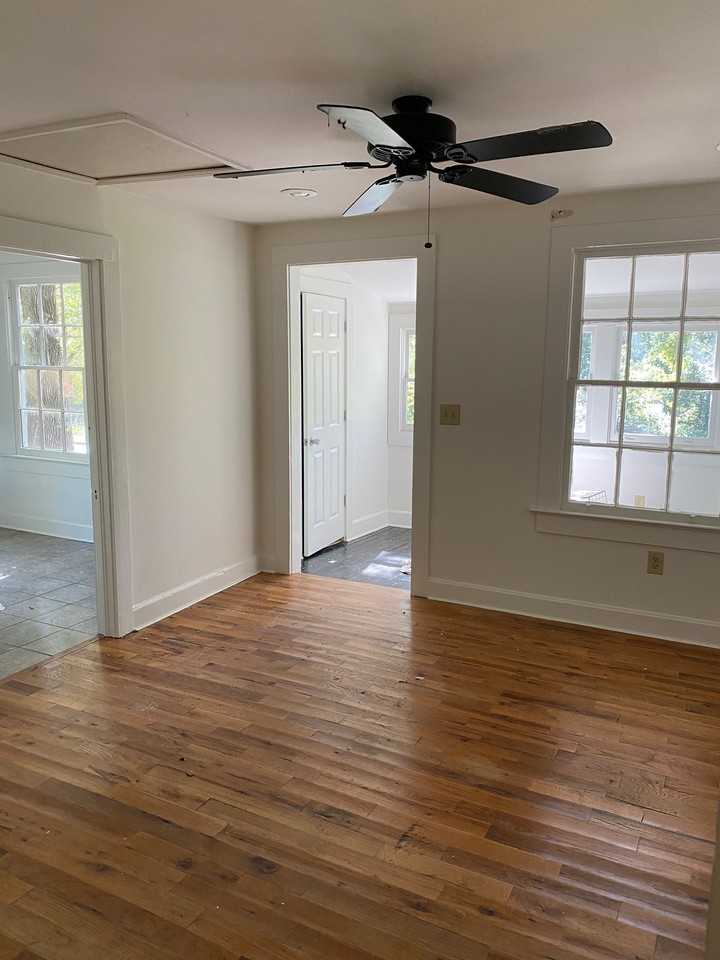2176 S Lumpkin St #1 - Photo 3 of 6