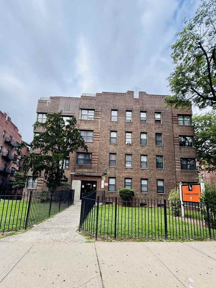 29 South Munn Avenue #2B